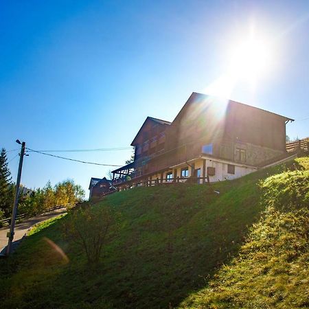 Georgiy Hotel Oryavchyk Exterior photo